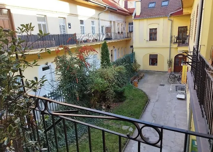 Eliza Old Town Апартаменты Кошице